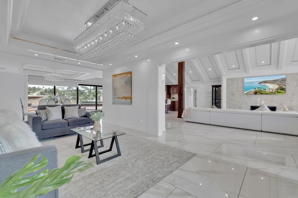 https://cdn.realtyfeed.com/cdn/127/306639215/54f23a0fa5bf9d97247c68fa6ac0b16a.webp