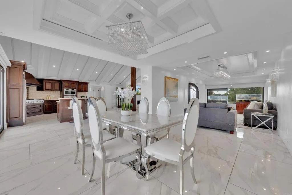 https://cdn.realtyfeed.com/cdn/127/306639215/5bb00994e97aa90b4d77e5008388a979.webp