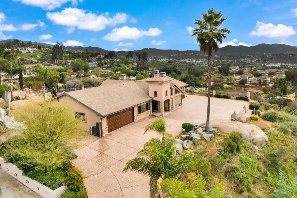 https://cdn.realtyfeed.com/cdn/127/306639215/5c89cd0903f906cebb5c149e12e0879c.webp