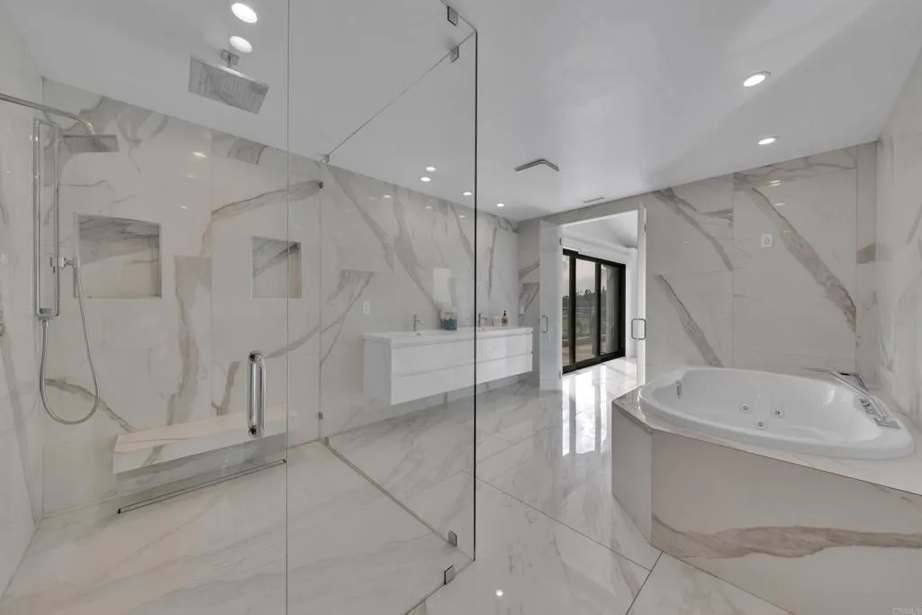 https://cdn.realtyfeed.com/cdn/127/306639215/88d21ff208747bd7eb9519dfb5edaa26.webp