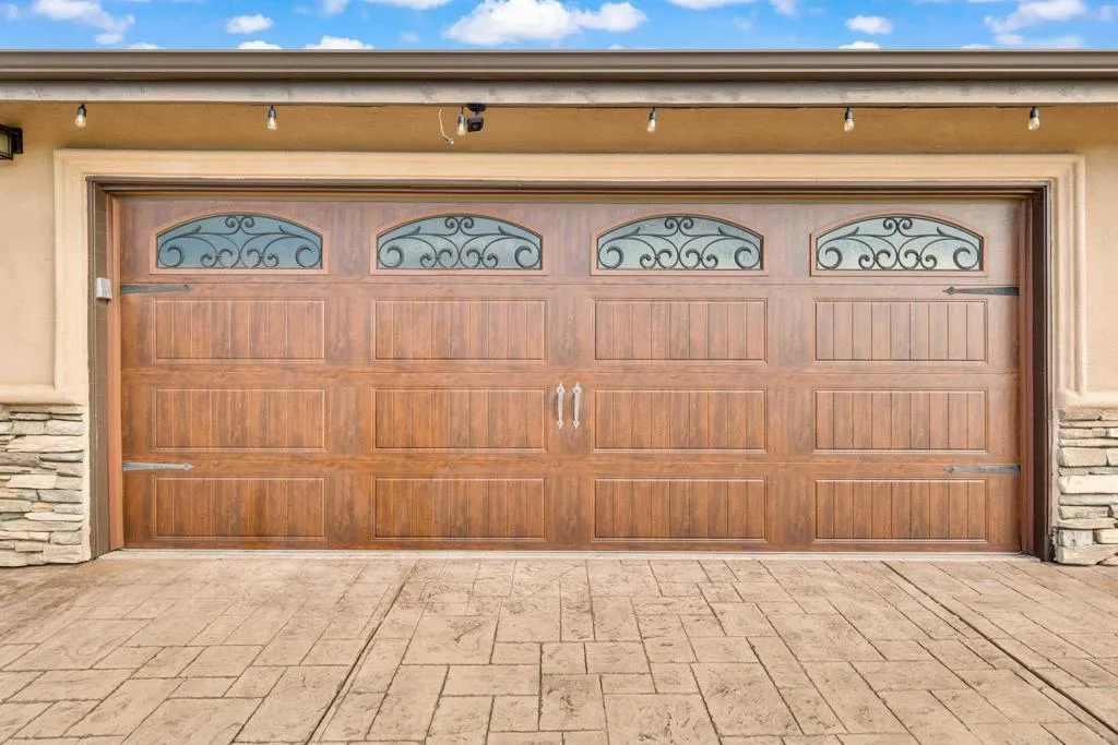 https://cdn.realtyfeed.com/cdn/127/306639215/8d5628796287772b144a02ddd9593d80.webp