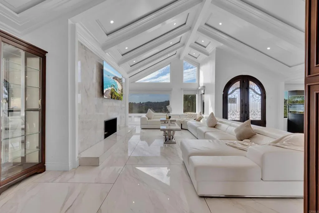 https://cdn.realtyfeed.com/cdn/127/306639215/a49161c9e9bc9e5f6b40dea304bf488f.webp