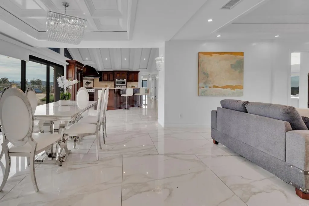 https://cdn.realtyfeed.com/cdn/127/306639215/c8168f2ce32a0c00497c2591bf237bb2.webp