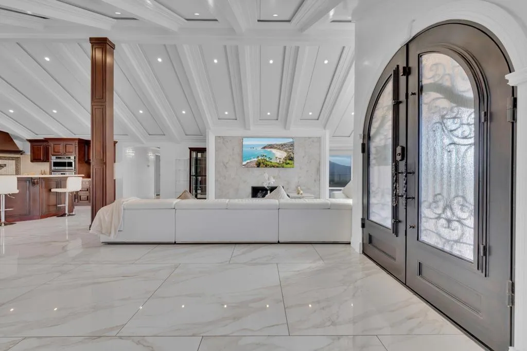 https://cdn.realtyfeed.com/cdn/127/306639215/d199a6006fae64a7cbbd296ebbd4c990.webp