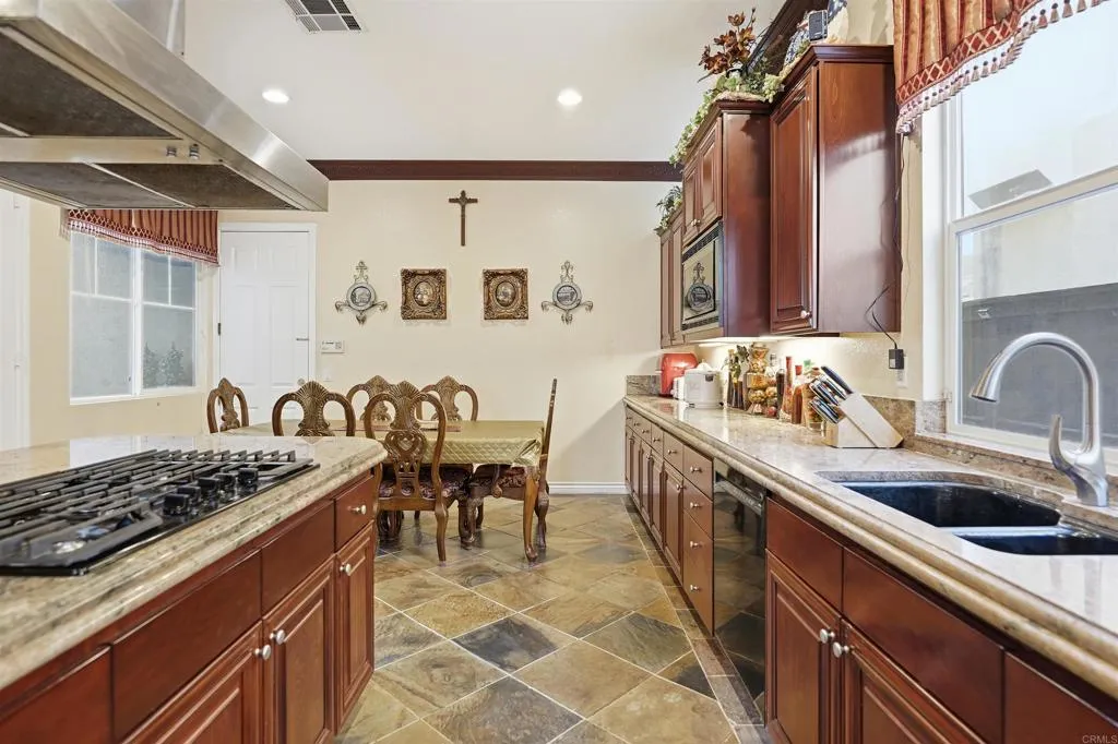 https://cdn.realtyfeed.com/cdn/127/306639322/2793f669e9656c616a348e7afb0189c4.webp