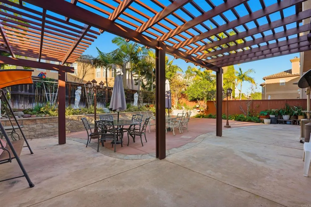 https://cdn.realtyfeed.com/cdn/127/306639322/e22a43149981464a911069f1c34c09d9.webp