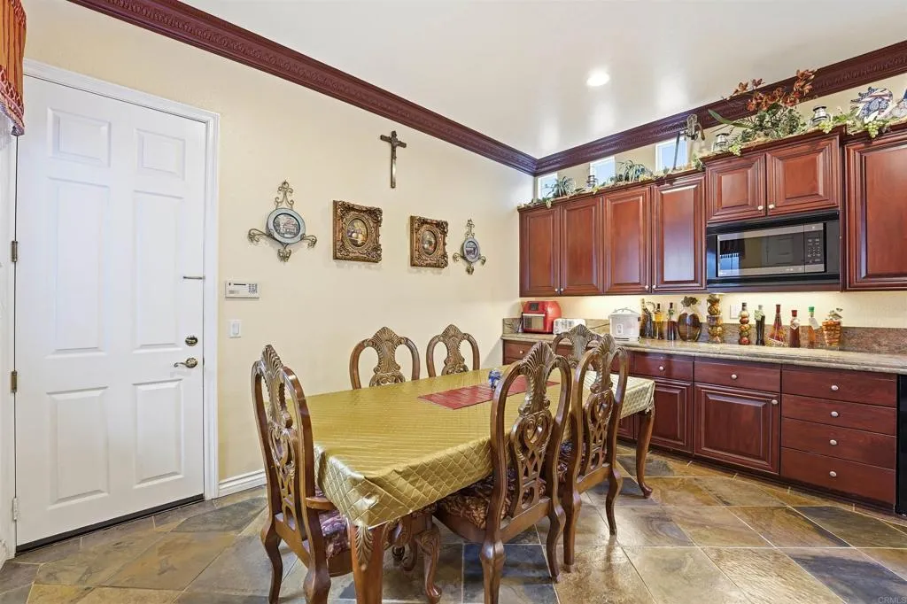 https://cdn.realtyfeed.com/cdn/127/306639322/f1ce3601486dd394d8882c6d2191d84d.webp