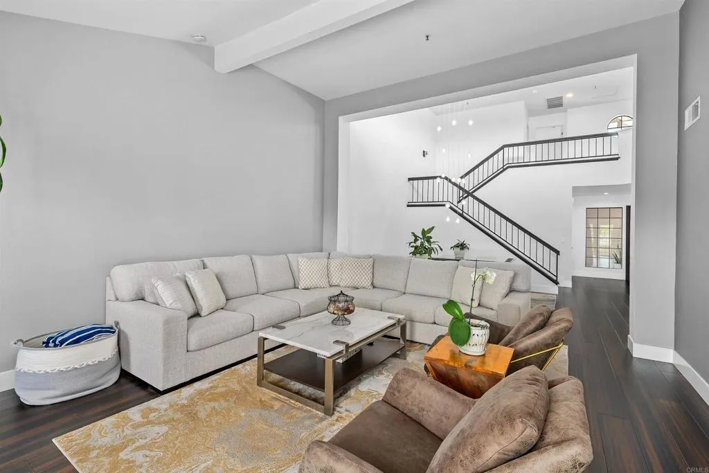 https://cdn.realtyfeed.com/cdn/127/306639346/17be804febc0b626315c613e59bc3806.webp