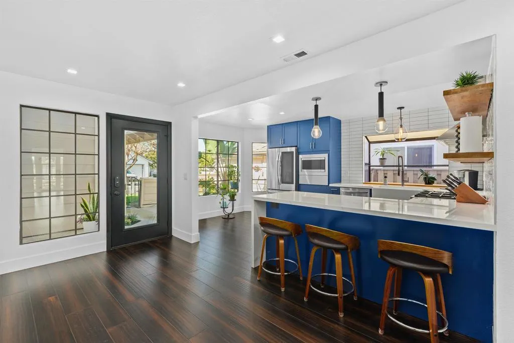 https://cdn.realtyfeed.com/cdn/127/306639346/b74004497e49122044b06ae3360b05dd.webp