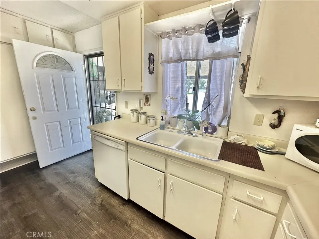 1354 Bushy Tail Trail, San Jacinto, CA 92583 - Photo 3 of 32, San Jacinto, CA