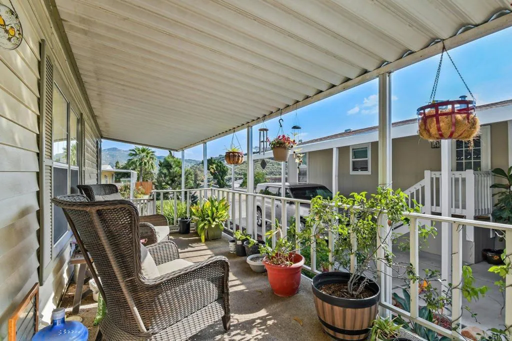https://cdn.realtyfeed.com/cdn/127/306639365/23701f9dc32ce0484a3d597d058c6dc3.webp