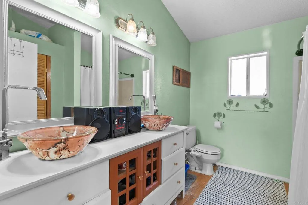 https://cdn.realtyfeed.com/cdn/127/306639365/ef01b1148612829b1e3cf2012e8f29ae.webp
