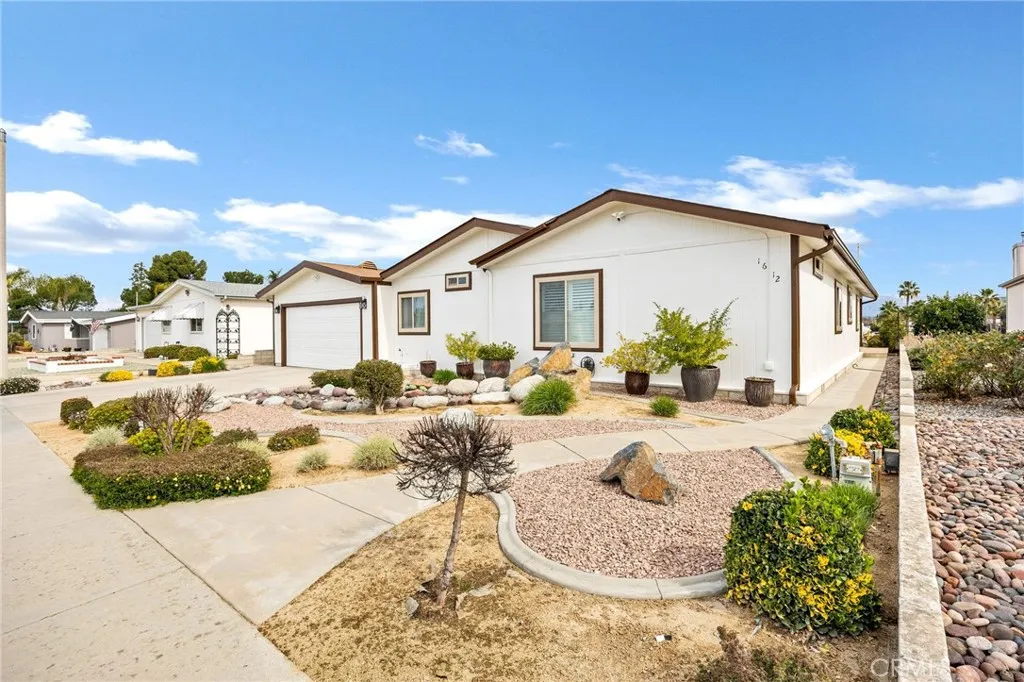 1612 Brentwood, Hemet, CA 92545 - Photo 5 of 52, Hemet, CA