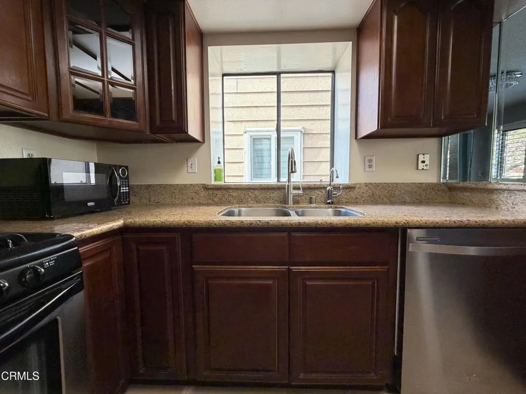 456 E San Jose Avenue Unit F, Burbank, CA 91501 - Photo 3 of 19, Burbank, CA