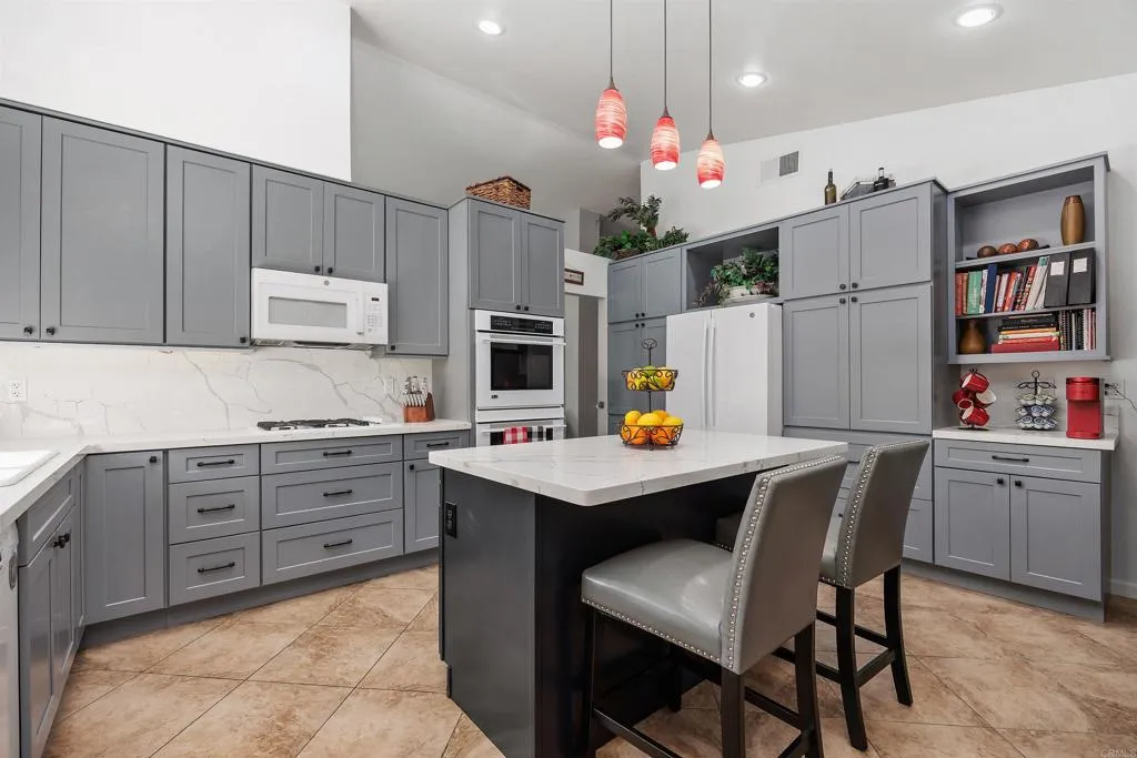 https://cdn.realtyfeed.com/cdn/127/306639412/0616489936642d493db3527f38e36046.webp