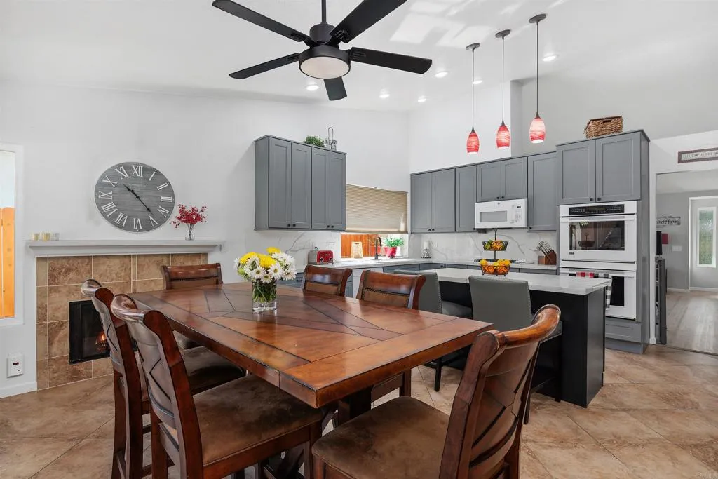 https://cdn.realtyfeed.com/cdn/127/306639412/2edebe1924c6a9e1200204af143f62c9.webp