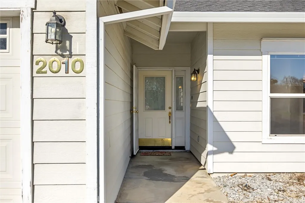 2010 Pebblestone, Red Bluff, CA 96080 - Photo 5 of 33, Red Bluff, CA