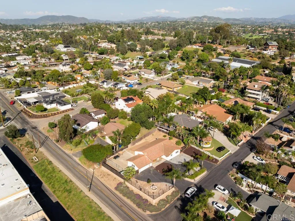https://cdn.realtyfeed.com/cdn/127/306639416/6689061b248f9243c2c1e223581f7117.webp