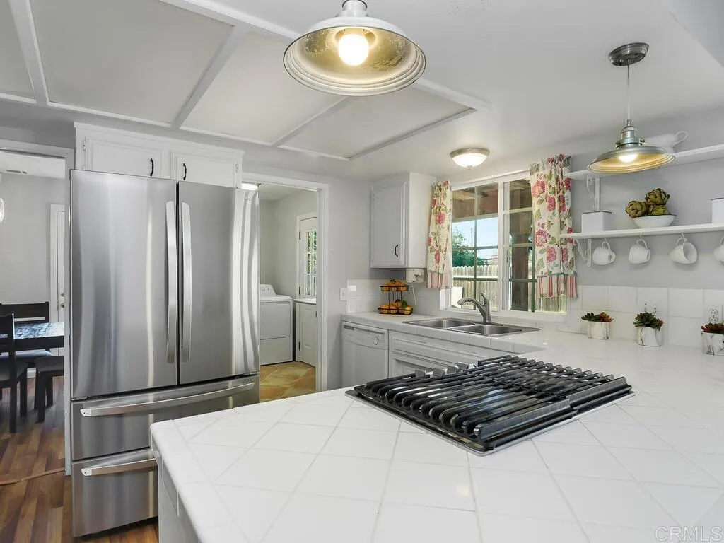https://cdn.realtyfeed.com/cdn/127/306639416/a46ac9efe9a43a9508b3ddb57348502d.webp