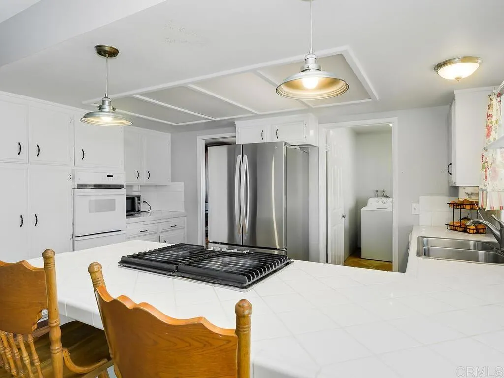 https://cdn.realtyfeed.com/cdn/127/306639416/eaac8f264780014d54304084094c7c73.webp