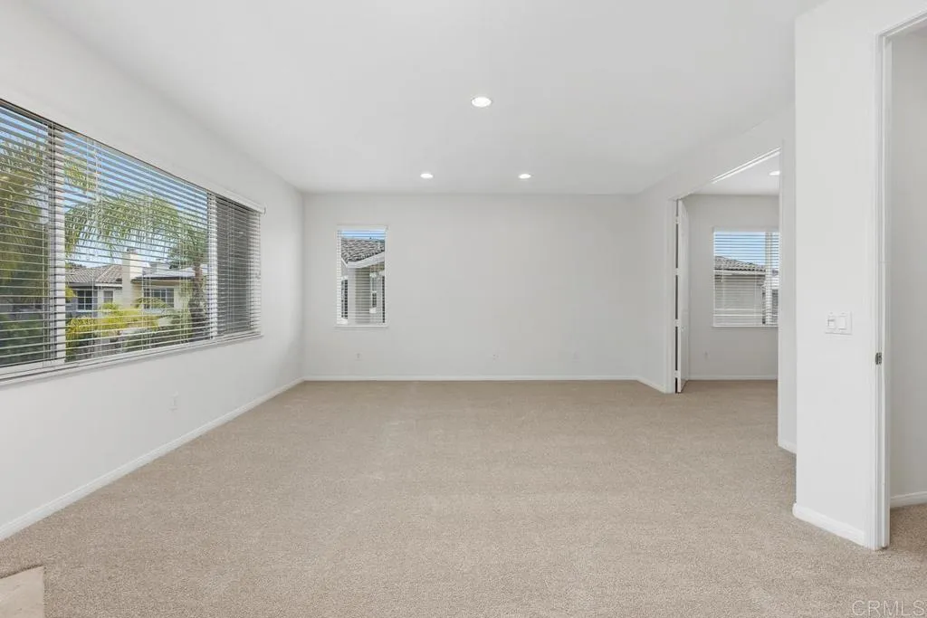 https://cdn.realtyfeed.com/cdn/127/306639449/9e85c0814cc58f55571ce8dae6049c29.webp