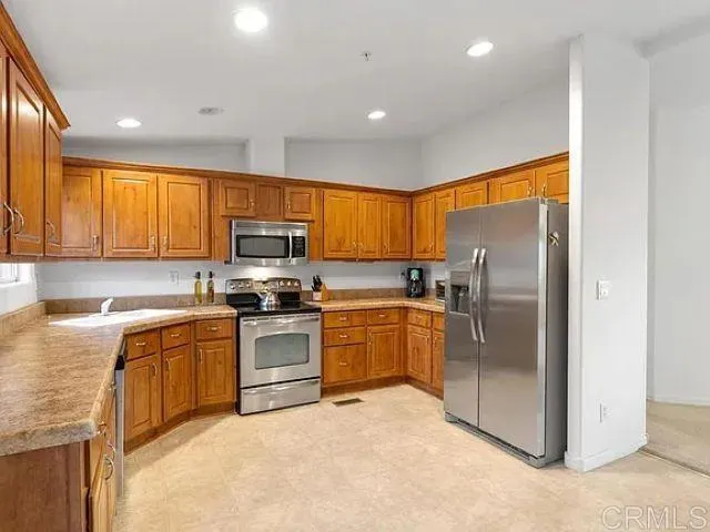 Escondido, CA 92025