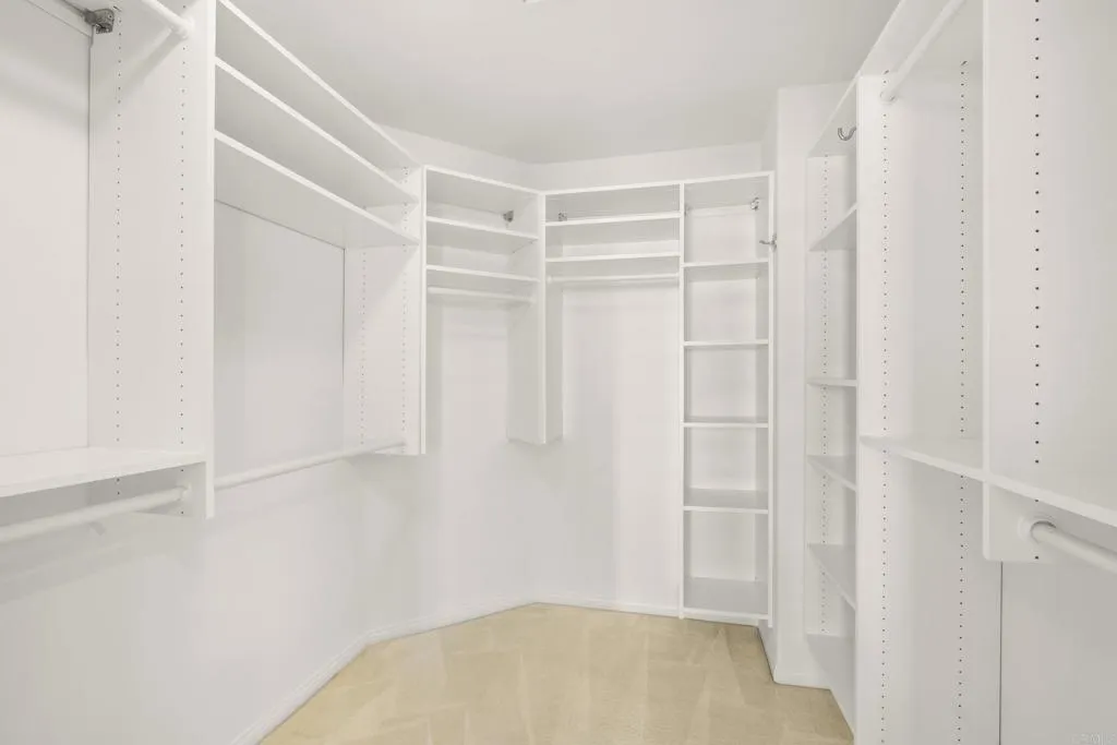 https://cdn.realtyfeed.com/cdn/127/306639492/876fe3fd148ad74709ad67c892601b35.webp