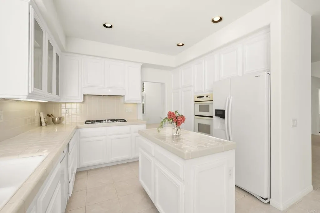 https://cdn.realtyfeed.com/cdn/127/306639492/f84914a53244ea47173b9a787bec64c1.webp