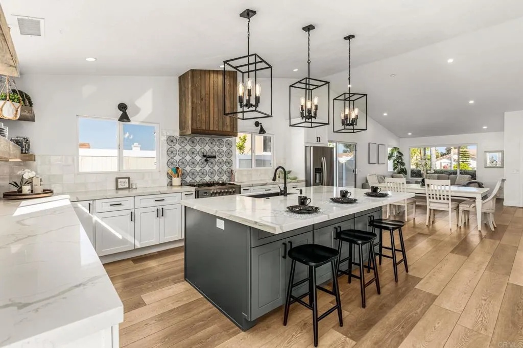 https://cdn.realtyfeed.com/cdn/127/306639546/0ce7980f6b1f50de15805213ef8e8de4.webp