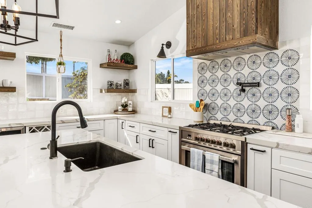 https://cdn.realtyfeed.com/cdn/127/306639546/39f784301de358804f88040b0d214414.webp