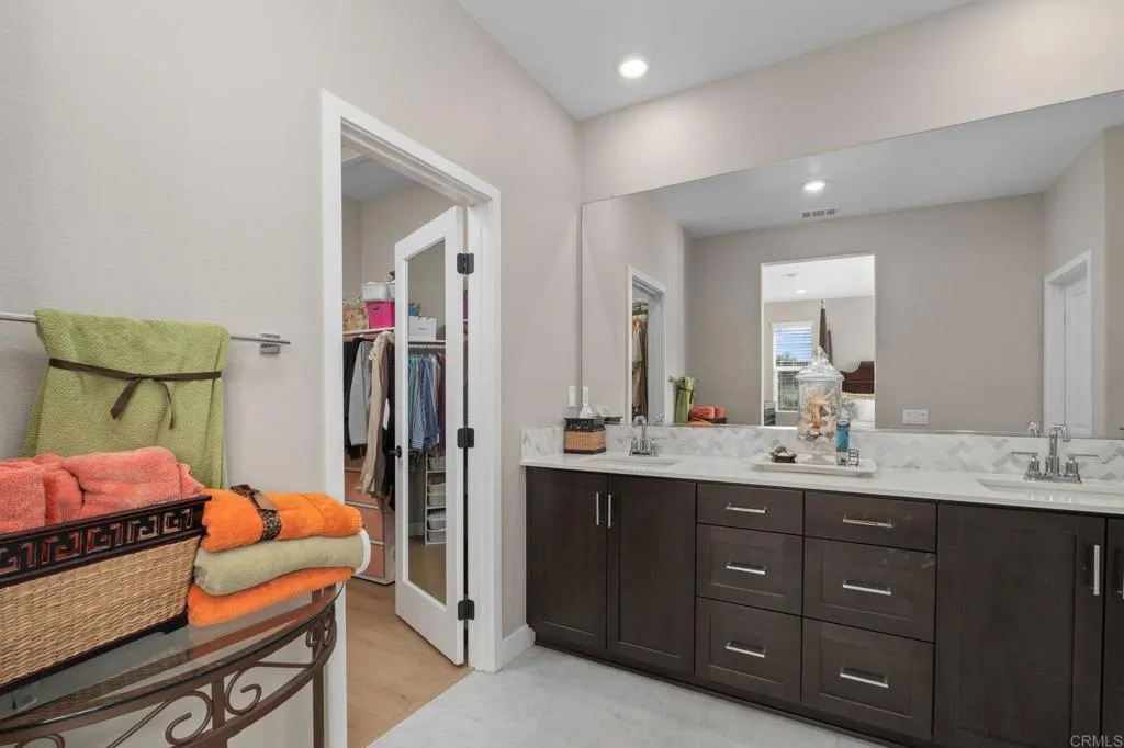 https://cdn.realtyfeed.com/cdn/127/306639551/2b4beba434ceb8a228d270827388727d.webp