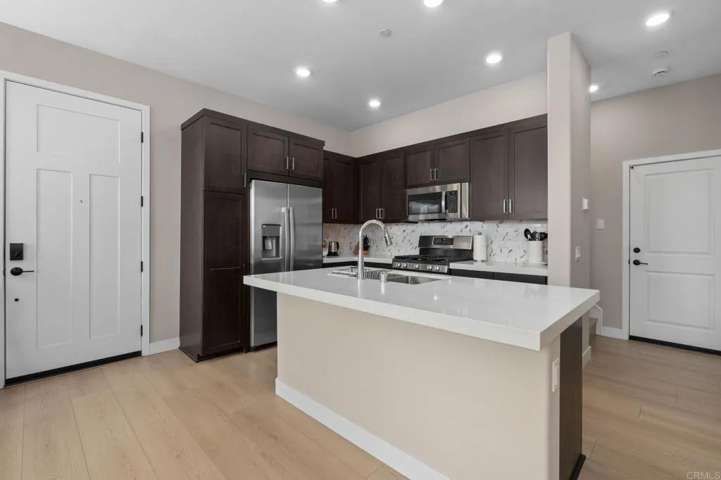 https://cdn.realtyfeed.com/cdn/127/306639551/c5c5a80f77c6d3ce02cfa0997bd0ce5d.webp
