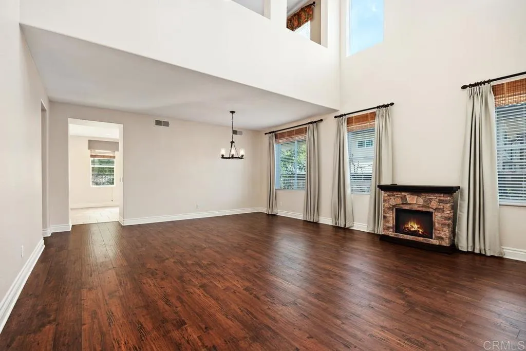 https://cdn.realtyfeed.com/cdn/127/306639676/1947358bed083eb54b83d111e6a5ade9.webp