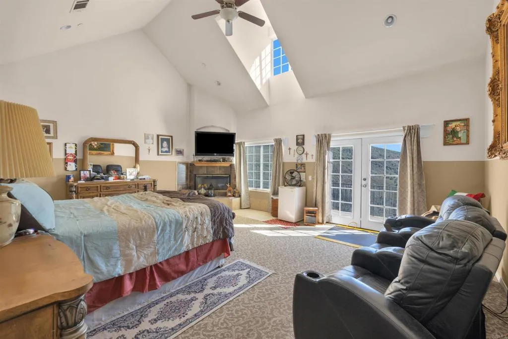 https://cdn.realtyfeed.com/cdn/127/306639687/60ca7c89463d247cb902520d810d7a15.webp