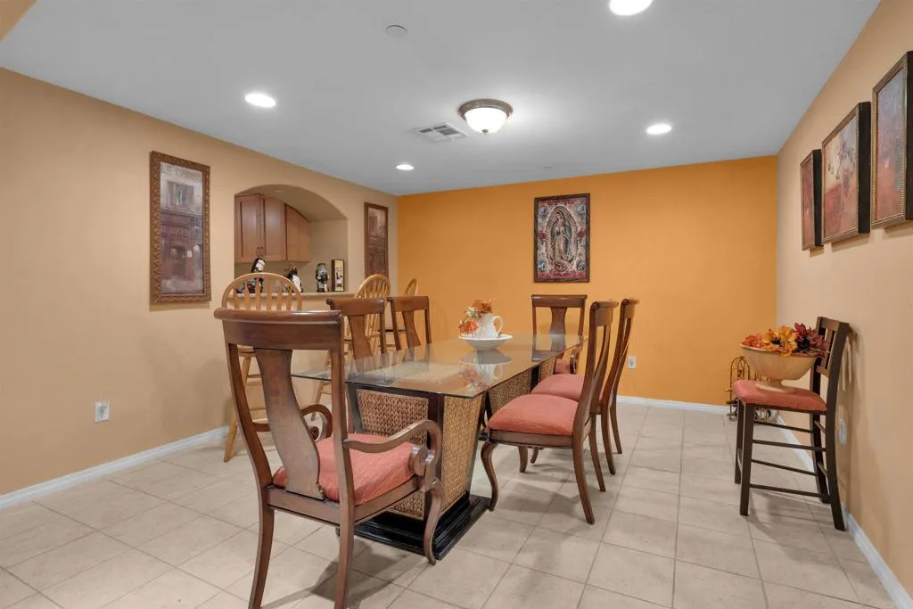 https://cdn.realtyfeed.com/cdn/127/306639687/76cde3e68741de51f692a6154c93b2dd.webp