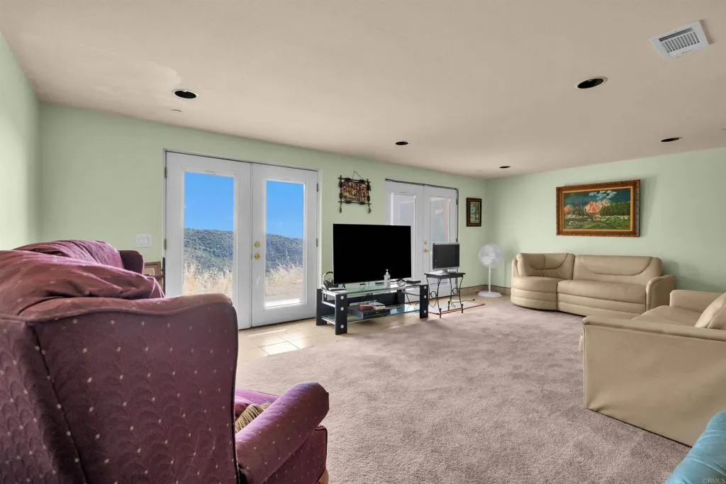 https://cdn.realtyfeed.com/cdn/127/306639687/85514139f133b706f298ac74d4dd5dc5.webp