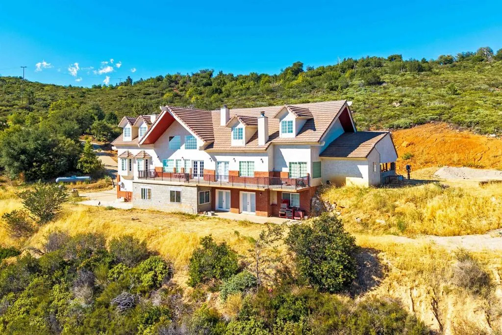 https://cdn.realtyfeed.com/cdn/127/306639687/8f3f2801c0ed0e8d12e3e9382009611b.webp
