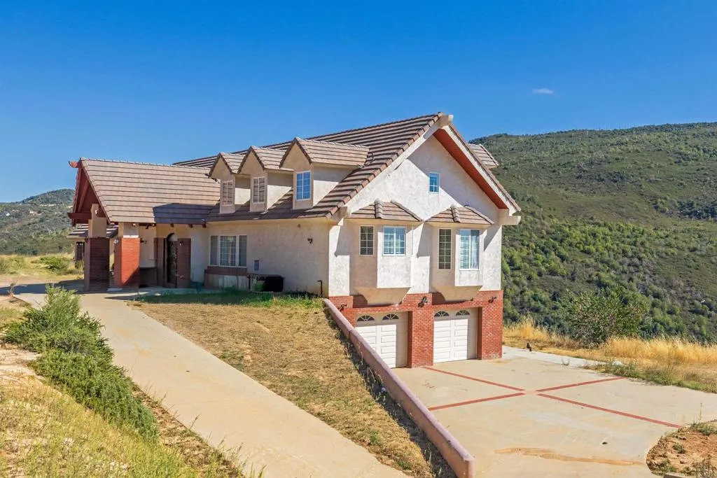 https://cdn.realtyfeed.com/cdn/127/306639687/c089445c02a4a766113997d348ebb577.webp
