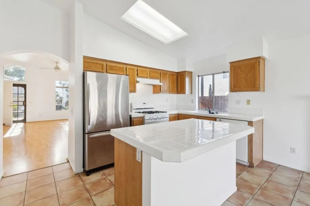 https://cdn.realtyfeed.com/cdn/127/306639754/487c15081504531d940b38e3db4c52e1.webp