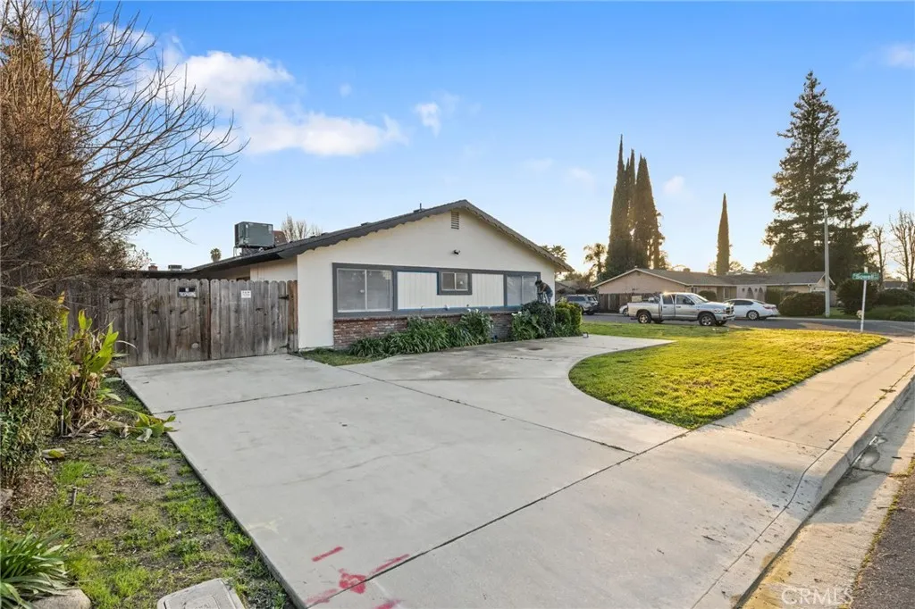 2342 S Sowell Street, Visalia, CA 93277 - Photo 3 of 47, Visalia, CA