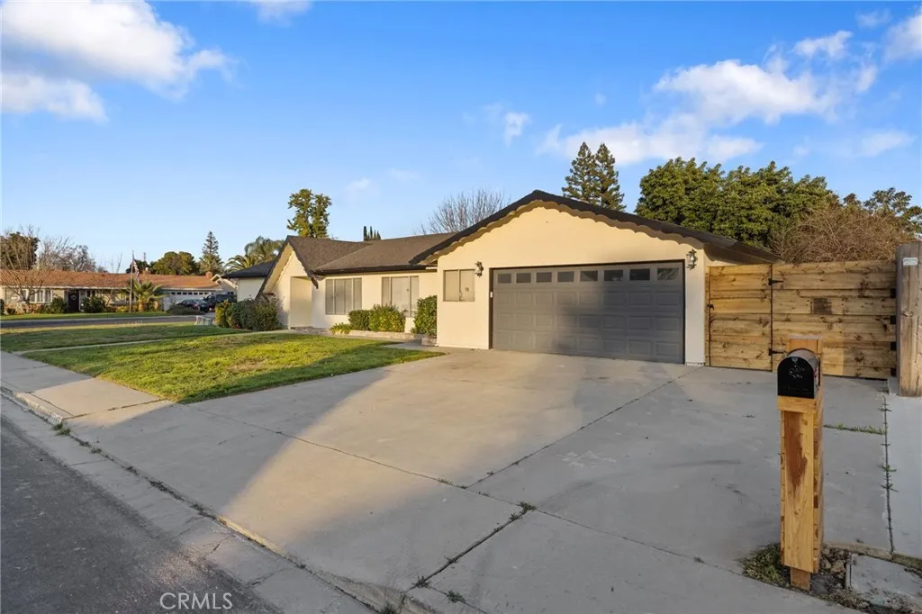 2342 S Sowell Street, Visalia, CA 93277 - Photo 2 of 47, Visalia, CA