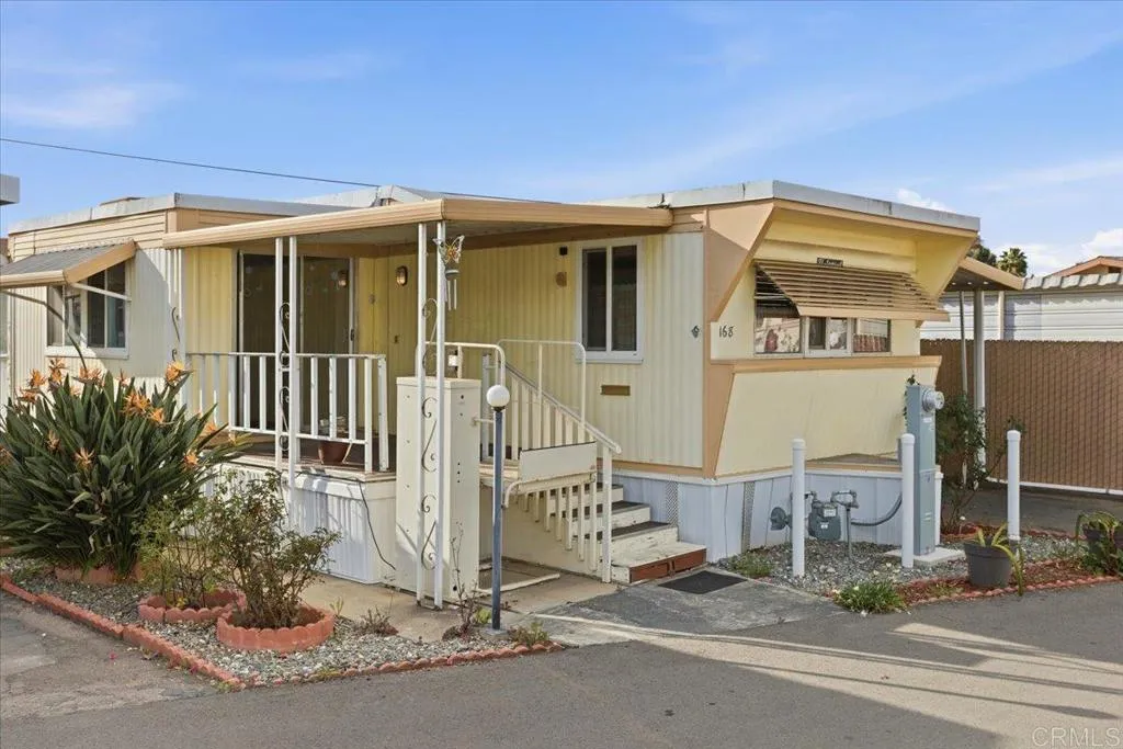 https://cdn.realtyfeed.com/cdn/127/306639842/9afacedcc217f40eb51b476cc091274f.webp
