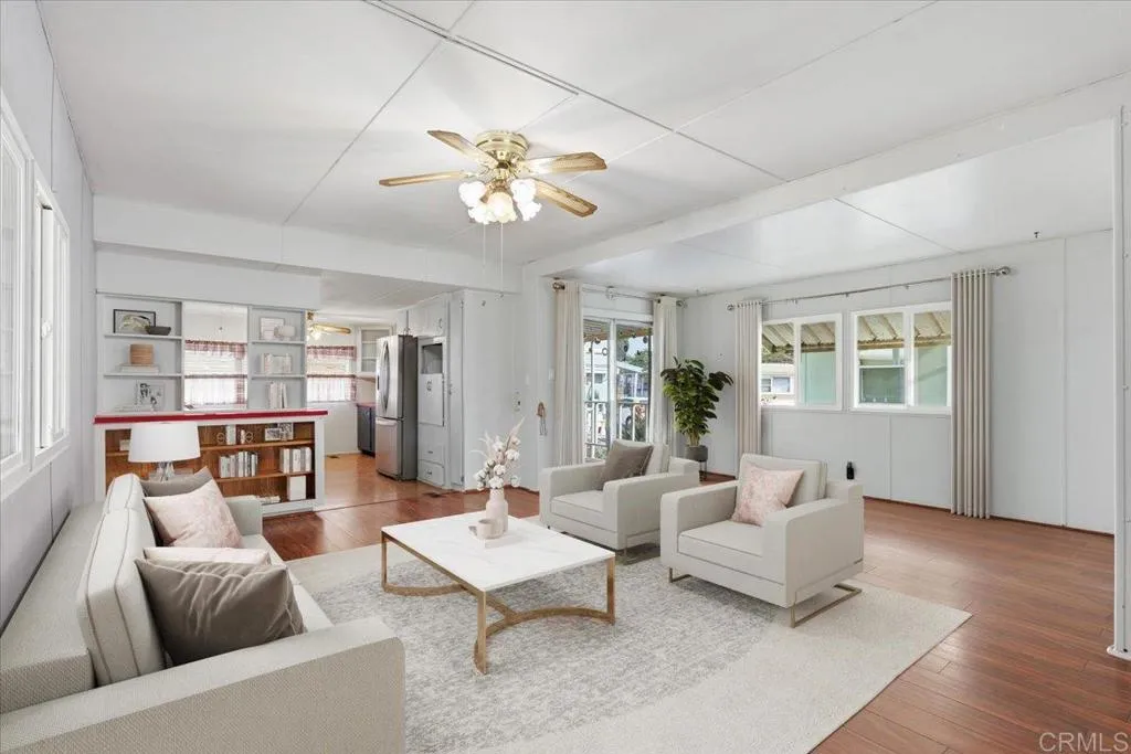 https://cdn.realtyfeed.com/cdn/127/306639842/f7d2bdd24c560c914e000cfade61a013.webp
