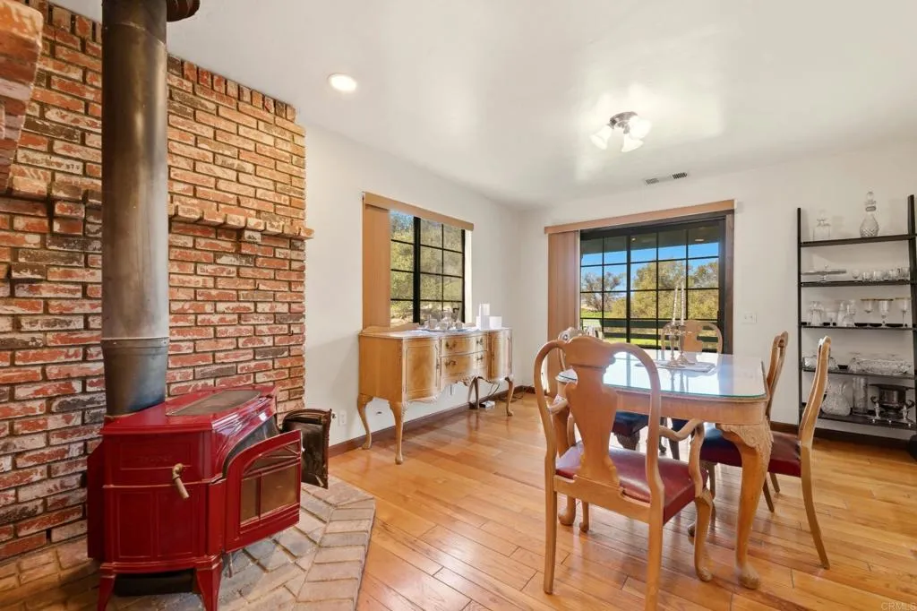 https://cdn.realtyfeed.com/cdn/127/306640006/7fc9e3695514e61af107e870c7841b07.webp