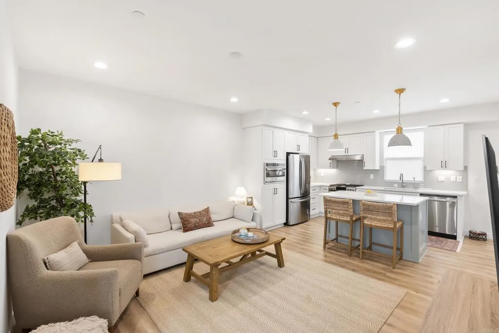 https://cdn.realtyfeed.com/cdn/127/306640094/429cfc88572b5f1ab8218bf2f37052ee.webp