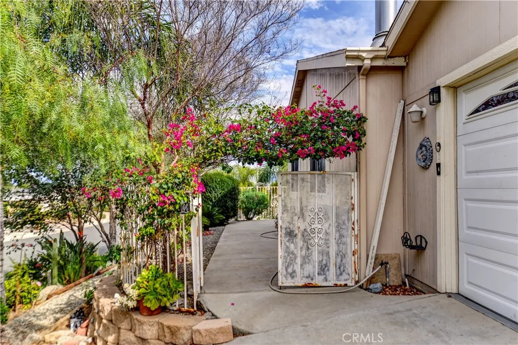 802 Roadrunner Way, Perris, CA 92570 - Photo 3 of 28, Perris, CA