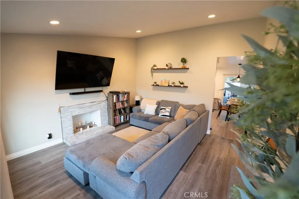 27626 Saffron, Saugus, CA 91350 - Photo 2 of 24, Saugus, CA