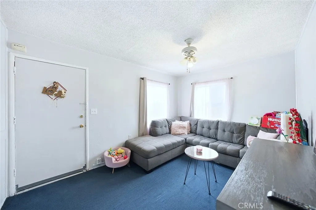 6559 Darwell Ave, Bell Gardens, CA 90201 - Photo 5 of 21, Bell Gardens, CA