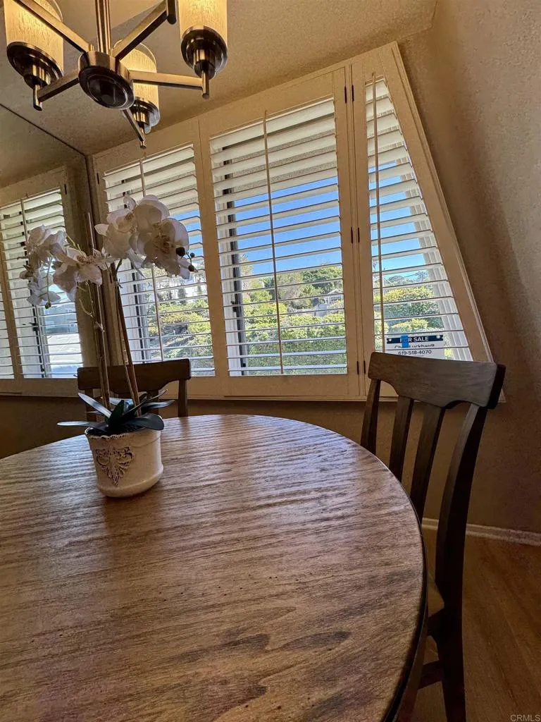 https://cdn.realtyfeed.com/cdn/127/306640189/11ebc85fd5203fd4cf305ba6bca9ada4.webp
