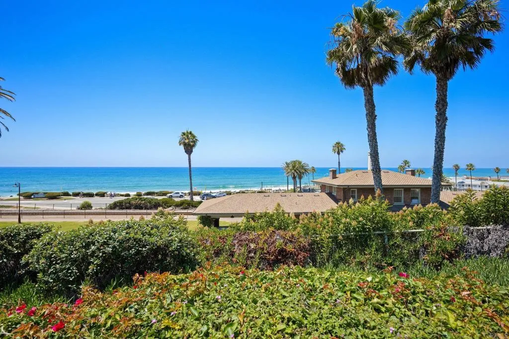 https://cdn.realtyfeed.com/cdn/127/306640189/f8d18c70386fe9f08f4fe1520657a0fc.webp